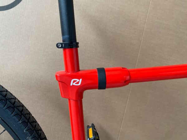 REF Essential 7 Vitesses - Courroie - Rouge - Moyeu Shimano Nexus 7 vitesses