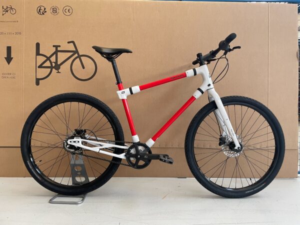 REF Essential Sport Rouge et Blanc - Courroie Gates Carbon Drive - Shimano Nexus 7